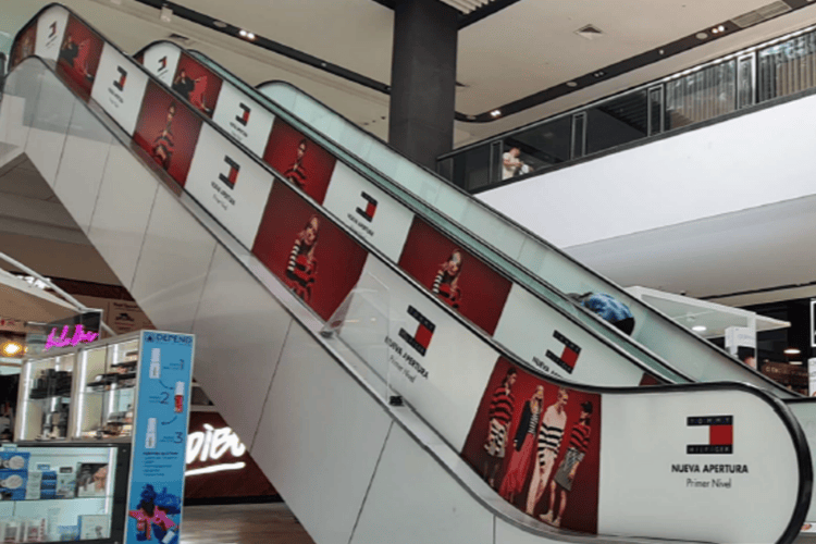 Escalera Mecánica - Mall Plaza Arica