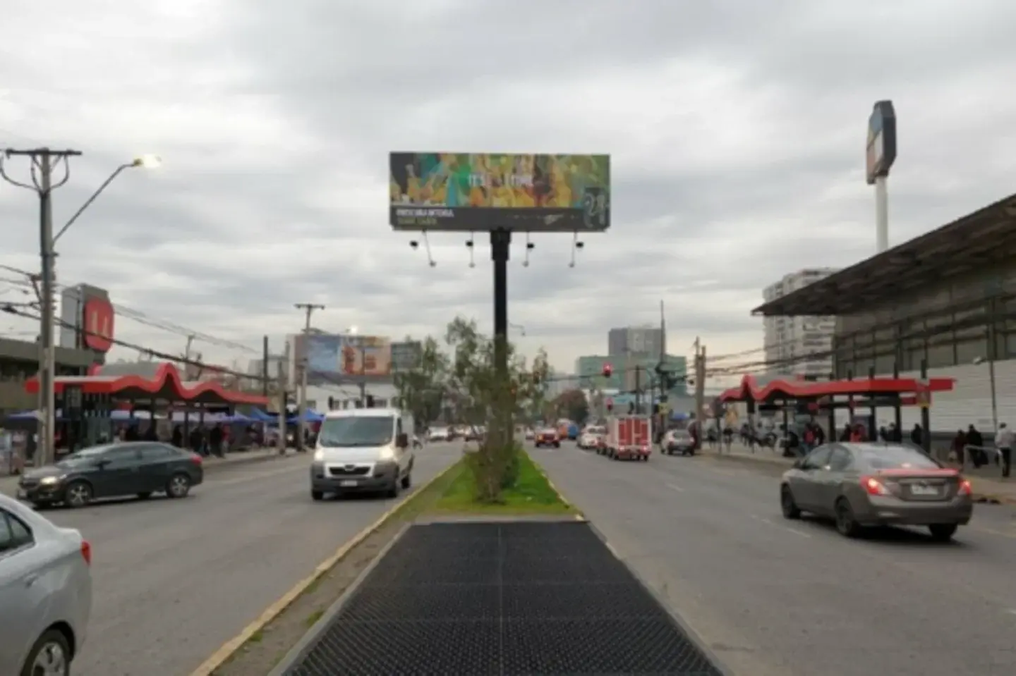 Gran Avenida, paradero 12, San Miguel, (S - N)