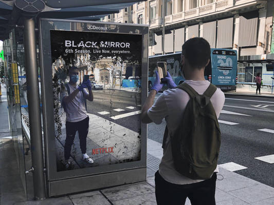 Publicidad exterior de Black Mirror