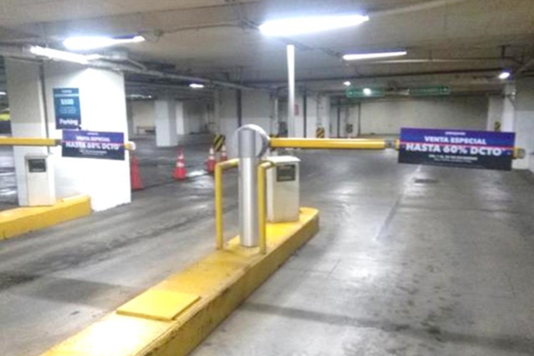 Foto de 7 Plumas Estacionamiento Acceso - Portal Osorno