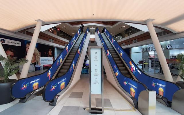 Foto de Mall Independencia - 2 escaleras Plaza Central 1 a 2 nivel sector Flores - Todo Piel - Rosen
