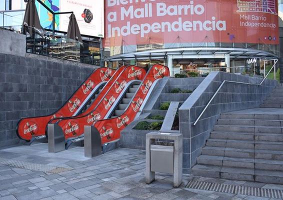 Foto de Mall Independencia - Escaleras Mecánicas Acceso Ppal Exterior Sector Starbucks