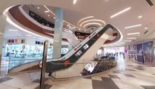 Mall Independencia - 2 Escaleras Pasillo Principal Nivel 2 al 3 Sector Fashions Park 