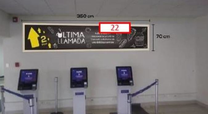 Foto de Adhesivos o Material a fin / Hall de llegadas - Aeropuerto La Serena