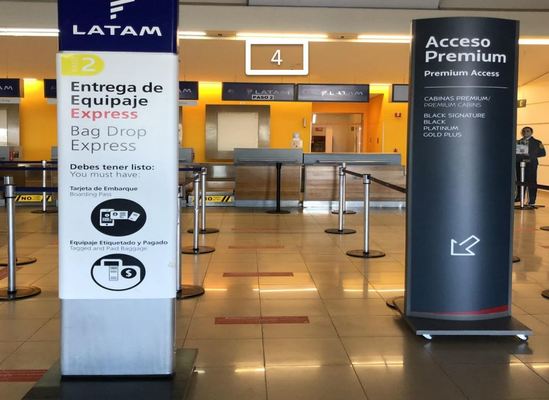 Foto de Letrero sector atención al cliente - Aeropuerto Punta Arenas