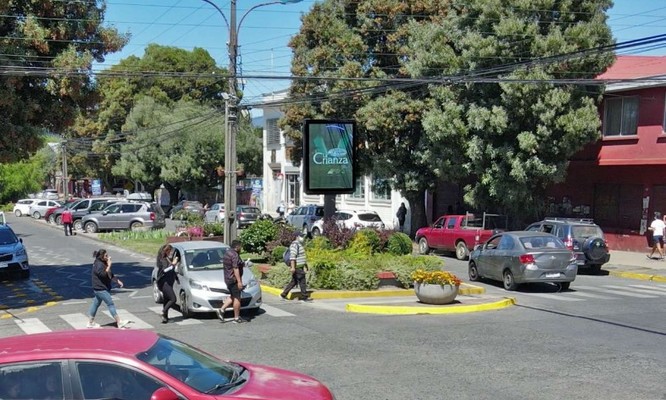 Foto de Av. Pedro de Valdivia frente a Eltit y Municipalidad de Villarrica